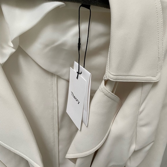 NWT soft white Theory belted “perfect raglan trench” coat - Picture 7 of 16